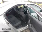 ✅ 2009 Pontiac G6 GT 1SA • VIN: 1G2ZH57N194155715 • Lot: 43685751. Wystawiony na IAAI z przebiegiem 166 447 mil. Bezpłatny archiwum sprzedaży aukcyjnych z USA i szczegółowy raport historii pojazdu na DreamBid. Zdjęcie 8.