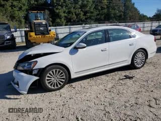 ✅ 2017 Volkswagen Passat SE • VIN: 1VWBT7A30HC045190 • Lot: 82205535. Listed on Copart with 91,730 mi. Free auction sales archive from the USA and detailed vehicle history report at DreamBid. Image 1.