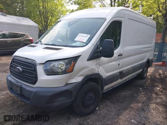 ✅ 2017 Ford Transit • VIN: 1FTYE2CM7HKA55219 • Lot: 42914442. Wystawiony na IAAI z przebiegiem 94 101 mil. Bezpłatny archiwum sprzedaży aukcyjnych z USA i szczegółowy raport historii pojazdu na DreamBid. Zdjęcie 2.