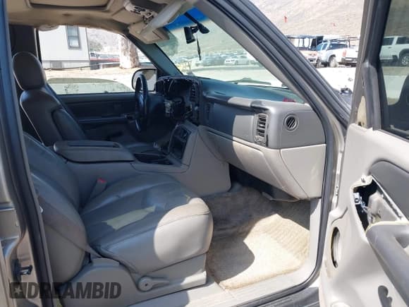 ✅ 2003 GMC Yukon SLT • VIN: 1GKEC13T43R265596 • Lot: 42382502. Wystawiony na IAAI z przebiegiem Nie podano. Bezpłatny archiwum sprzedaży aukcyjnych z USA i szczegółowy raport historii pojazdu na DreamBid. Zdjęcie 5.