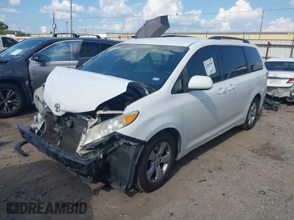 ✅ 2015 Toyota Sienna LE AAS • VIN: 5TDKK3DC8FS620688 • Lot: 43143309. Listed on IAAI with 313,677 mi. Free auction sales archive from the USA and detailed vehicle history report at DreamBid. Image 2.