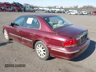 ✅ 2002 Hyundai Sonata GLS • VIN: KMHWF35H42A512538 • Lot: 42000170. Listed on IAAI with 157,172 mi. Free auction sales archive from the USA and detailed vehicle history report at DreamBid. Image 3.