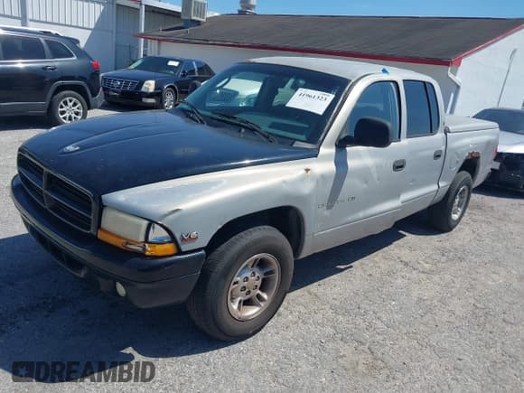 ✅ 2000 Dodge Dakota Sport • VIN: 1B7GL2AX6YS644891 • Лот: 41961323. Опубликован ранее на IAAI с пробегом 194 210 миль. Бесплатный доступ к архиву аукционных продаж из США и подробный отчёт об истории автомобиля на DreamBid. Изображение 2.