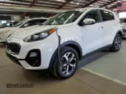 ✅ 2020 Kia Sportage LX • VIN: KNDPMCACXL7633288 • Лот: 89513175. Опубликован ранее на Copart с пробегом 56 684 миль. Бесплатный доступ к архиву аукционных продаж из США и подробный отчёт об истории автомобиля на DreamBid. Изображение 1.
