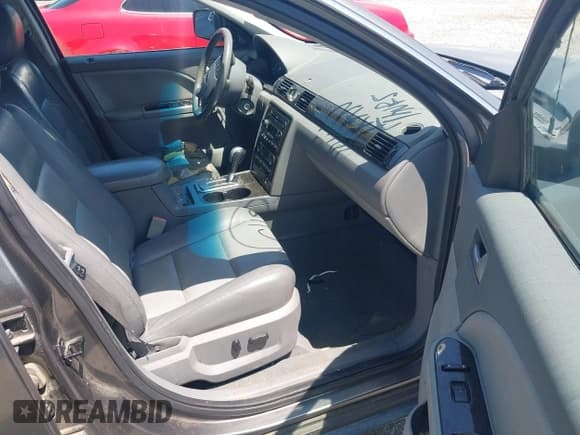 ✅ 2005 Mercury Montego Premier • VIN: 1MEHM42175G618756 • Lot: 42508930. Wystawiony na IAAI z przebiegiem 204 336 mil. Bezpłatny archiwum sprzedaży aukcyjnych z USA i szczegółowy raport historii pojazdu na DreamBid. Zdjęcie 5.