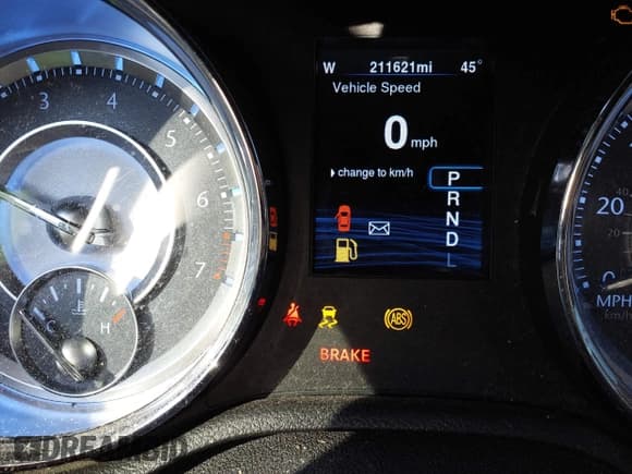 ✅ 2014 Chrysler 300 Uptown Edition • VIN: 2C3CCAAG5EH238455 • Лот: 43520551. Опубликован ранее на IAAI с пробегом 211 621 миль. Бесплатный доступ к архиву аукционных продаж из США и подробный отчёт об истории автомобиля на DreamBid. Изображение 7.