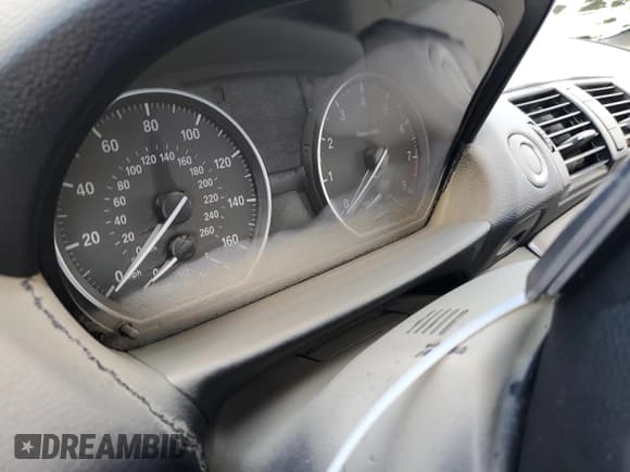 ✅ 2013 BMW 1 Series 135i • VIN: WBAUN7C56DVM27658 • Lot: 75340724. Listed on Copart with Not provided. Free auction sales archive from the USA and detailed vehicle history report at DreamBid. Image 9.