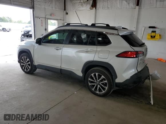 ✅ 2024 Toyota Corolla Cross XLE • VIN: 7MUDAABG6RV096201 • Лот: 89808785. Опубликован ранее на Copart с пробегом 22 415 миль. Бесплатный доступ к архиву аукционных продаж из США и подробный отчёт об истории автомобиля на DreamBid. Изображение 2.