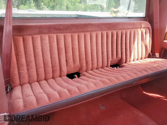 ✅ 1990 GMC Sierra 1500 • VIN: 2GTEC19K5L1508982 • Лот: 81121715. Опубликован ранее на Copart с пробегом 332 358 миль. Бесплатный доступ к архиву аукционных продаж из США и подробный отчёт об истории автомобиля на DreamBid. Изображение 10.