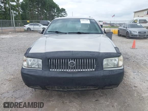 ✅ 2010 Mercury Grand Marquis LS • VIN: 2MEBM7FV7AX632424 • Лот: 42915550. Опубликован ранее на IAAI с пробегом 174 380 миль. Бесплатный доступ к архиву аукционных продаж из США и подробный отчёт об истории автомобиля на DreamBid. Изображение 6.