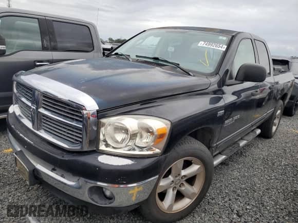 2007 Dodge 1500 SLT z VIN 1D7HA18237J542439, wystawiony jako Copart lot #74992654 z przebiegiem 84 487 mil mil oraz Szkoda całkowita • Salvage title. Historia ofert i sprzedaży dostępna na DreamBid. Obrazek 1.