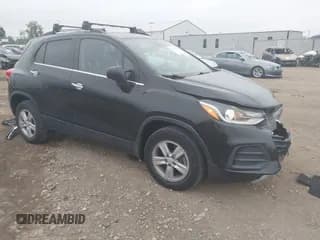 ✅ 2020 Chevrolet Trax LT • VIN: KL7CJPSB7LB052734 • Lot: 43032522. Wystawiony na IAAI z przebiegiem 51 796 mil. Bezpłatny archiwum sprzedaży aukcyjnych z USA i szczegółowy raport historii pojazdu na DreamBid. Zdjęcie 1.