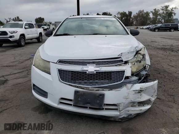 2013 Chevrolet Cruze LS с VIN 1G1PA5SG8D7287631, выставлен на аукционе Copart как лот 82353935 с пробегом 90 299 миль миль и Списание • Salvage title. История ставок и продаж доступна на DreamBid. Изображение 5.