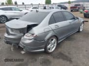 ✅ 2013 Mercedes-Benz C 300 Sport • VIN: WDDGF8AB8DG083241 • Lot: 42333079. Wystawiony na IAAI z przebiegiem 109 419 mil. Bezpłatny archiwum sprzedaży aukcyjnych z USA i szczegółowy raport historii pojazdu na DreamBid. Zdjęcie 4.