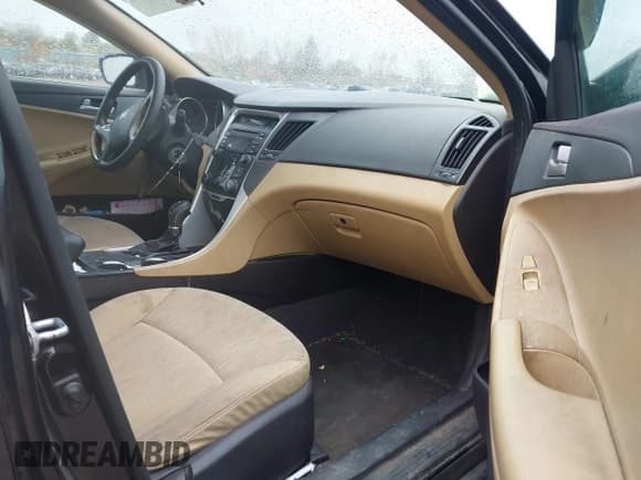 ✅ 2012 Hyundai Sonata GLS • VIN: 5NPEB4AC3CH462897 • Lot: 43481441. Listed on IAAI with 167,870 mi. Free auction sales archive from the USA and detailed vehicle history report at DreamBid. Image 5.