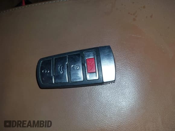 ✅ 2014 Volkswagen CC Executive • VIN: WVWRP7AN9EE519502 • Lot: 41458158. Listed on IAAI with 85,988 mi. Free auction sales archive from the USA and detailed vehicle history report at DreamBid. Image 11.