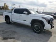 ✅ 2024 Toyota Tundra SR5 • VIN: 5TFLA5DB5RX181538 • Лот: 48746255. Опубликован ранее на Copart с пробегом 10 695 миль. Бесплатный доступ к архиву аукционных продаж из США и подробный отчёт об истории автомобиля на DreamBid. Изображение 4.