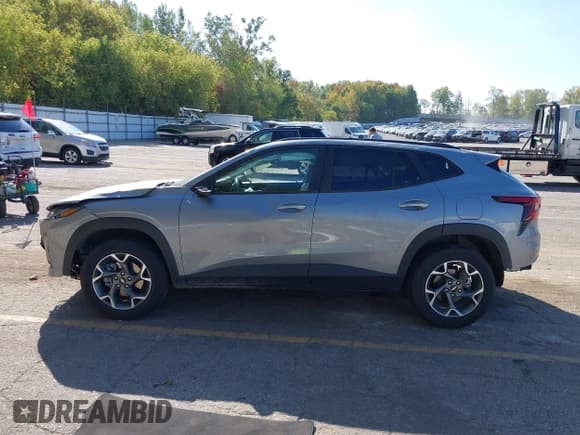 ✅ 2025 Chevrolet Trax LT • VIN: KL77LHEP7SC209700 • Лот: 43384513. Опубликован ранее на IAAI с пробегом 3 139 миль. Бесплатный доступ к архиву аукционных продаж из США и подробный отчёт об истории автомобиля на DreamBid. Изображение 15.