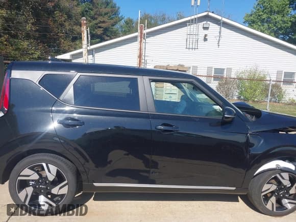 ✅ 2025 Kia Soul GT-Line • VIN: KNDJ53AU7S7950262 • Lot: 43335008. Listed on IAAI with 1,607 mi. Free auction sales archive from the USA and detailed vehicle history report at DreamBid. Image 14.