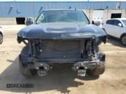 ✅ 2019 Chevrolet Silverado 1500 Custom • VIN: 3GCPYBEHXKG307353 • Lot: 70250425. Wystawiony na Copart z przebiegiem 42 137 mil. Bezpłatny archiwum sprzedaży aukcyjnych z USA i szczegółowy raport historii pojazdu na DreamBid. Zdjęcie 5.