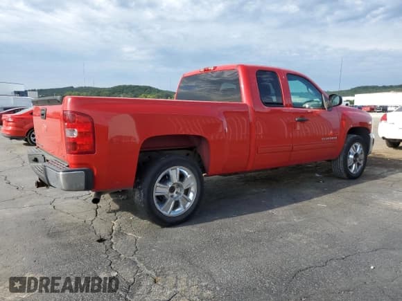 ✅ 2013 Chevrolet Silverado 1500 LT • VIN: 1GCRCSE0XDZ384681 • Lot: 67942974. Listed on Copart with 180,585 mi. Free auction sales archive from the USA and detailed vehicle history report at DreamBid. Image 3.