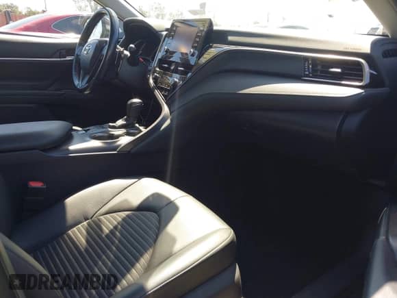 2021 Toyota Camry Hybrid SE z VIN 4T1G31AK6MU551359, wystawiony jako IAAI lot #42995923 z przebiegiem 54 373 mil mil oraz . Historia ofert i sprzedaży dostępna na DreamBid. Obrazek 5.