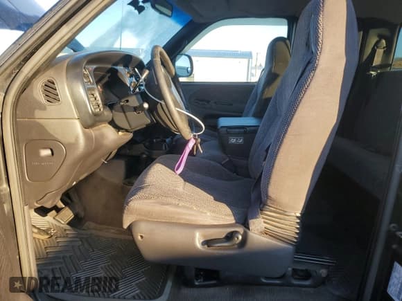 ✅ 1999 Dodge 2500 • VIN: 1B7KF2360XJ510551 • Лот: 90290105. Опубликован ранее на Copart с пробегом 180 904 миль. Бесплатный доступ к архиву аукционных продаж из США и подробный отчёт об истории автомобиля на DreamBid. Изображение 7.