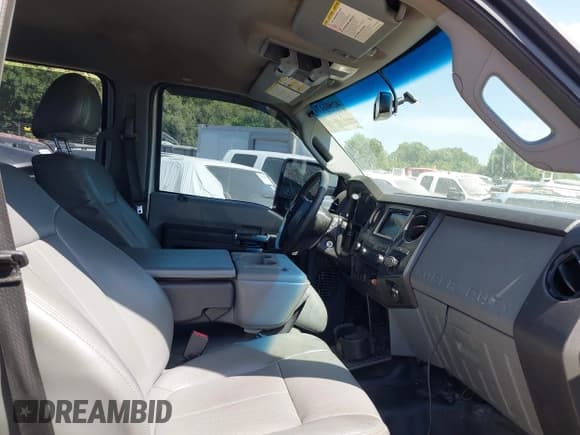 ✅ 2013 Ford F-350 Platinum • VIN: 1FT7W3B64DEB09618 • Lot: 42806171. Listed on IAAI with 475,305 mi. Free auction sales archive from the USA and detailed vehicle history report at DreamBid. Image 5.