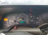 ✅ 1999 GMC Sierra 1500 SLE • VIN: 2GTEC19T5X1511041 • Lot: 95485885. Wystawiony na Copart z przebiegiem 272 118 mil. Bezpłatny archiwum sprzedaży aukcyjnych z USA i szczegółowy raport historii pojazdu na DreamBid. Zdjęcie 9.