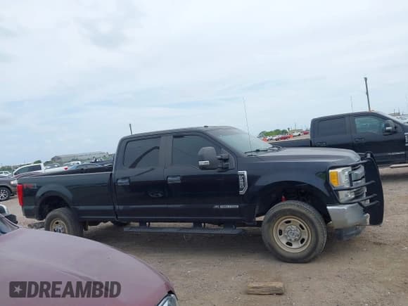 ✅ 2017 Ford F-250 Lariat • VIN: 1FT7W2BT0HEF27194 • Лот: 42061350. Опубликован ранее на IAAI с пробегом 206 679 миль. Бесплатный доступ к архиву аукционных продаж из США и подробный отчёт об истории автомобиля на DreamBid. Изображение 13.