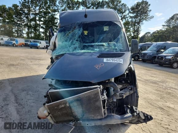 ✅ 2019 Mercedes-Benz Sprinter Cargo • VIN: WD4PF0CD6KP091500 • Lot: 84799425. Listed on Copart with Not provided. Free auction sales archive from the USA and detailed vehicle history report at DreamBid. Image 5.