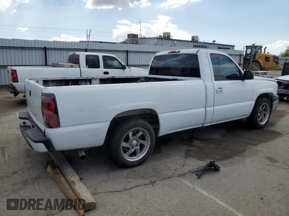 ✅ 2003 Chevrolet Silverado 1500 Work Truck • VIN: 1GCEC14V73Z185835 • Лот: 81722485. Опубликован ранее на Copart с пробегом 156 141 миль. Бесплатный доступ к архиву аукционных продаж из США и подробный отчёт об истории автомобиля на DreamBid. Изображение 3.