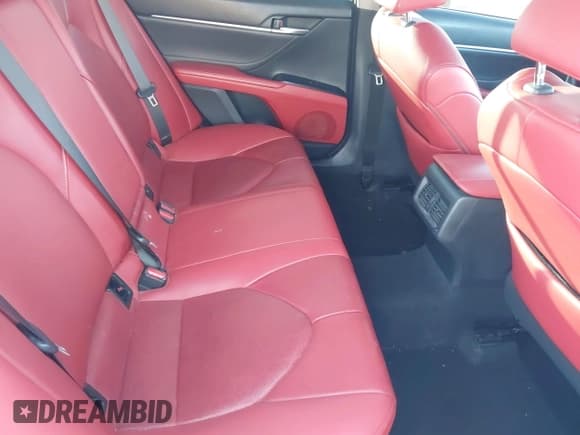 ✅ 2018 Toyota Camry XSE • VIN: 4T1B61HKXJU125001 • Lot: 43584996. Wystawiony na IAAI z przebiegiem 189 606 mil. Bezpłatny archiwum sprzedaży aukcyjnych z USA i szczegółowy raport historii pojazdu na DreamBid. Zdjęcie 8.