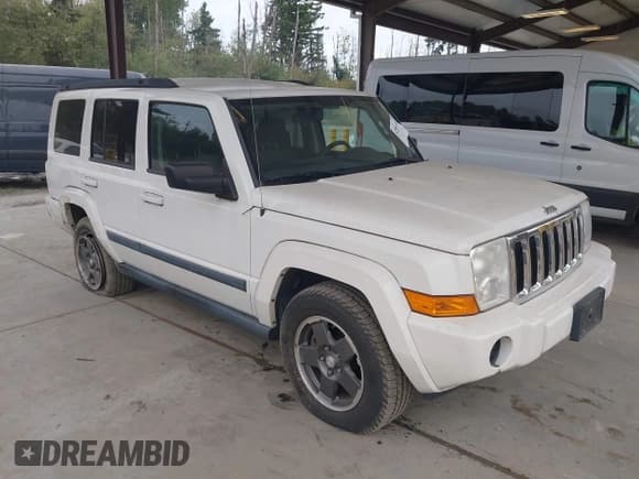 ✅ 2008 Jeep Commander Sport • VIN: 1J8HH48K08C220430 • Lot: 42999434. Wystawiony na IAAI z przebiegiem 142 041 mil. Bezpłatny archiwum sprzedaży aukcyjnych z USA i szczegółowy raport historii pojazdu na DreamBid. Zdjęcie 1.