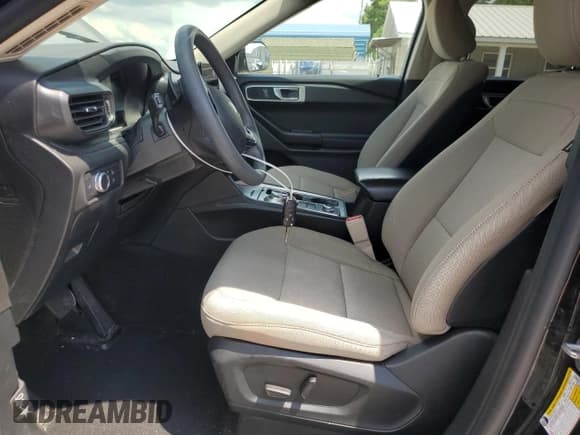 ✅ 2020 Ford Explorer • VIN: 1FMSK8BH2LGC22390 • Lot: 68970675. Wystawiony na Copart z przebiegiem 69 995 mil. Bezpłatny archiwum sprzedaży aukcyjnych z USA i szczegółowy raport historii pojazdu na DreamBid. Zdjęcie 7.