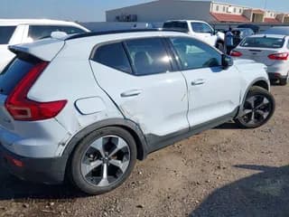 ✅ 2025 Volvo XC40 Plus Dark Theme • VIN: YV4L12UC2S2555370 • Lot: 43551919. Listed on IAAI with 14,654 mi. Free auction sales archive from the USA and detailed vehicle history report at DreamBid. Image 4.