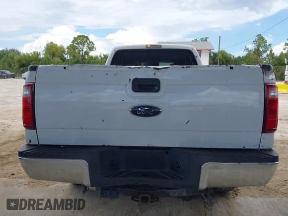 ✅ 2013 Ford F-250 XL • VIN: 1FT7W2B60DEB22344 • Lot: 43298992. Wystawiony na IAAI z przebiegiem 233 969 mil. Bezpłatny archiwum sprzedaży aukcyjnych z USA i szczegółowy raport historii pojazdu na DreamBid. Zdjęcie 16.