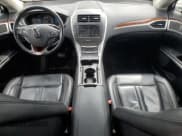 ✅ 2015 Lincoln MKZ Hybrid • VIN: 3LN6L2LU6FR624580 • Лот: 55138525. Опубликован ранее на Copart с пробегом 175 484 миль. Бесплатный доступ к архиву аукционных продаж из США и подробный отчёт об истории автомобиля на DreamBid. Изображение 8.