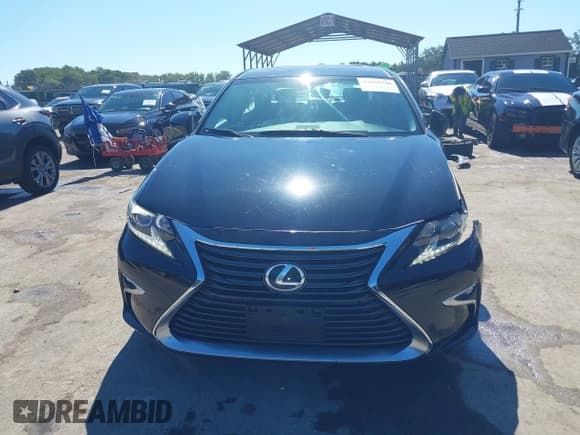 ✅ 2016 Lexus ES 330 • VIN: 58ABK1GG2GU010029 • Lot: 43020726. Listed on IAAI with 131,046 mi. Free auction sales archive from the USA and detailed vehicle history report at DreamBid. Image 12.