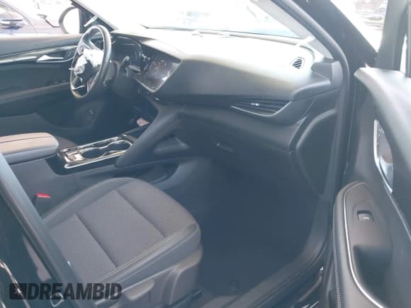 ✅ 2023 Buick Envision Preferred • VIN: LRBFZMR42PD061798 • Lot: 41868731. Wystawiony na IAAI z przebiegiem 12 849 mil. Bezpłatny archiwum sprzedaży aukcyjnych z USA i szczegółowy raport historii pojazdu na DreamBid. Zdjęcie 5.