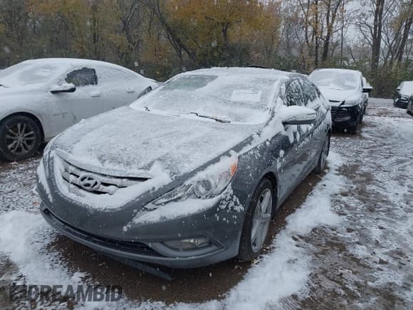 ✅ 2013 Hyundai Sonata SE • VIN: 5NPEC4AB4DH614417 • Лот: 43662555. Опубликован ранее на IAAI с пробегом 189 152 миль. Бесплатный доступ к архиву аукционных продаж из США и подробный отчёт об истории автомобиля на DreamBid. Изображение 2.