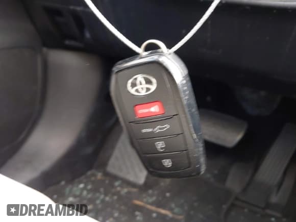 ✅ 2024 Toyota Highlander XLE • VIN: 5TDAAAB57RS011703 • Lot: 43160892. Listed on IAAI with Not provided. Free auction sales archive from the USA and detailed vehicle history report at DreamBid. Image 11.