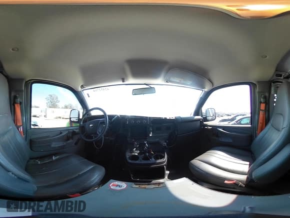 ✅ 2013 Chevrolet Express Cargo • VIN: 1GCWGFCB8D1902532 • Lot: 42452764. Wystawiony na IAAI z przebiegiem 95 113 mil. Bezpłatny archiwum sprzedaży aukcyjnych z USA i szczegółowy raport historii pojazdu na DreamBid. Zdjęcie 18.