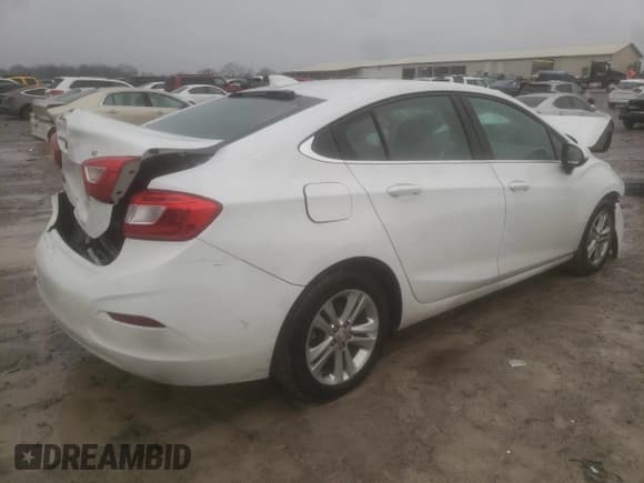 ✅ 2017 Chevrolet Cruze LT • VIN: 1G1BE5SM7H7108747 • Lot: 70182832. Listed on Copart with 127,943 mi. Free auction sales archive from the USA and detailed vehicle history report at DreamBid. Image 3.