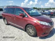 ✅ 2016 Toyota Sienna XLE • VIN: 5TDYK3DC3GS738224 • Lot: 67545595. Wystawiony na Copart z przebiegiem 136 238 mil. Bezpłatny archiwum sprzedaży aukcyjnych z USA i szczegółowy raport historii pojazdu na DreamBid. Zdjęcie 4.