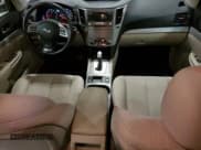 ✅ 2013 Subaru Outback Premium • VIN: 4S4BRCCC4D3207142 • Lot: 56904325. Wystawiony na Copart z przebiegiem 204 388 mil. Bezpłatny archiwum sprzedaży aukcyjnych z USA i szczegółowy raport historii pojazdu na DreamBid. Zdjęcie 8.