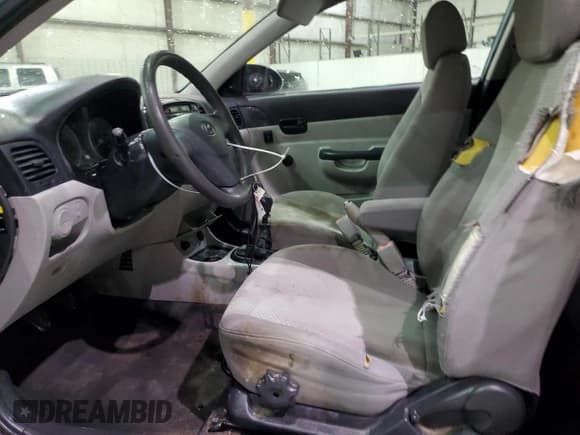 ✅ 2009 Hyundai Accent GS • VIN: KMHCM36C19U114594 • Лот: 84068804. Опубликован ранее на Copart с пробегом 142 077 миль. Бесплатный доступ к архиву аукционных продаж из США и подробный отчёт об истории автомобиля на DreamBid. Изображение 7.