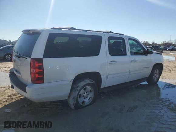 ✅ 2013 Chevrolet Suburban LS • VIN: 1GNSCHE03DR376482 • Lot: 88339325. Listed on Copart with 245,421 mi. Free auction sales archive from the USA and detailed vehicle history report at DreamBid. Image 3.