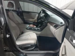 ✅ 2015 Hyundai Sonata SE • VIN: 5NPE24AF6FH017245 • Лот: 43510100. Опубликован ранее на IAAI с пробегом 144 234 миль. Бесплатный доступ к архиву аукционных продаж из США и подробный отчёт об истории автомобиля на DreamBid. Изображение 5.