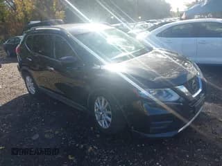 ✅ 2018 Nissan Rogue SV • VIN: KNMAT2MV8JP593029 • Lot: 43553088. Wystawiony na IAAI z przebiegiem 90 452 mil. Bezpłatny archiwum sprzedaży aukcyjnych z USA i szczegółowy raport historii pojazdu na DreamBid. Zdjęcie 1.